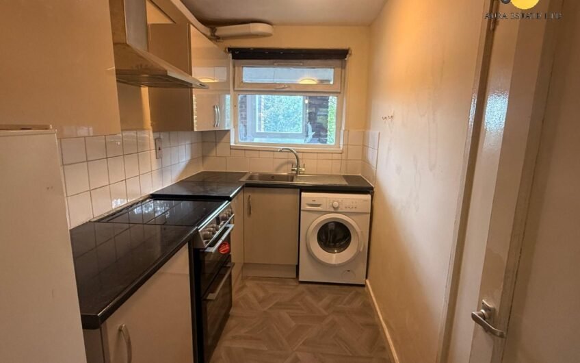 Modern 1-Bedroom Flat with Lift Access & Free Parking Available In Luton, LU1!!!