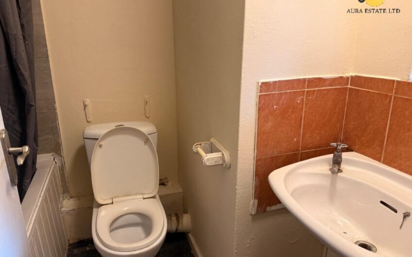Modern 1-Bedroom Flat with Lift Access & Free Parking Available In Luton, LU1!!!