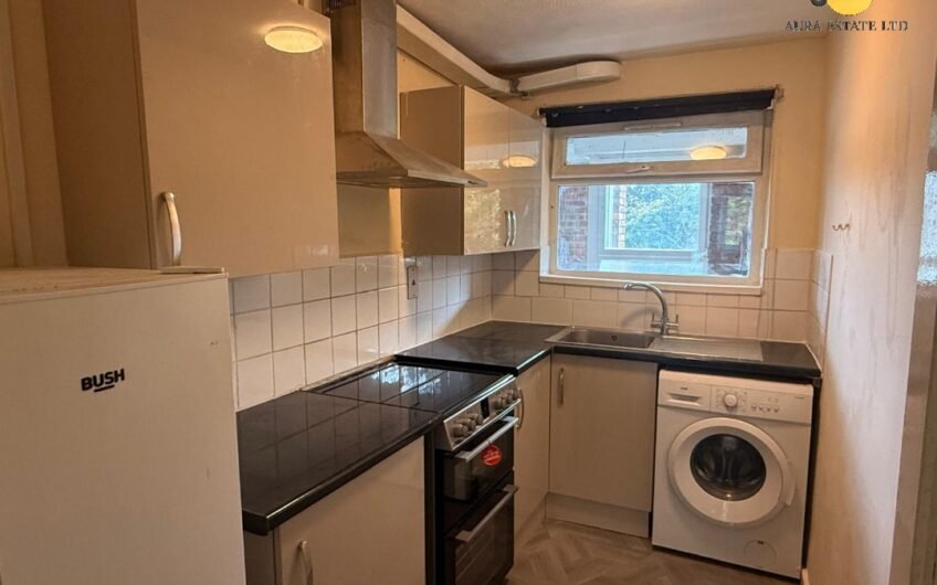 Modern 1-Bedroom Flat with Lift Access & Free Parking Available In Luton, LU1!!!