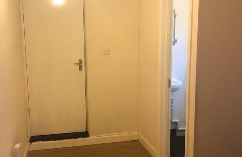 For Rent, Modern 1-Bed Flat | Wifi Included | Excellent Location in Luton LU3!!!