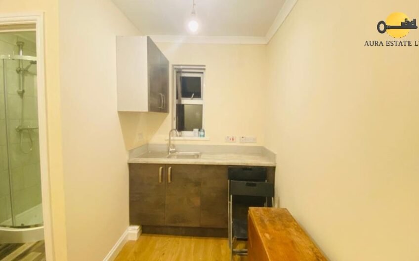 For Rent, Modern 1-Bed Flat | Wifi Included | Excellent Location in Luton LU3!!!