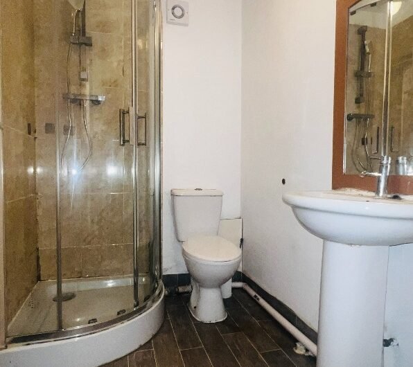 For Rent, Modern 1-Bedroom Fully Furnished Flat in the Heart of Bletchley MK2!!!