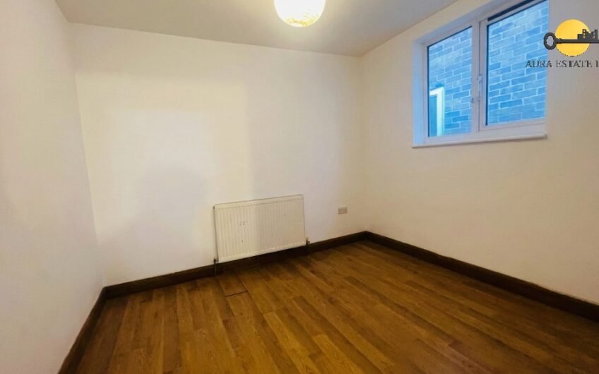For Rent, Modern 1-Bedroom Fully Furnished Flat in the Heart of Bletchley MK2!!!