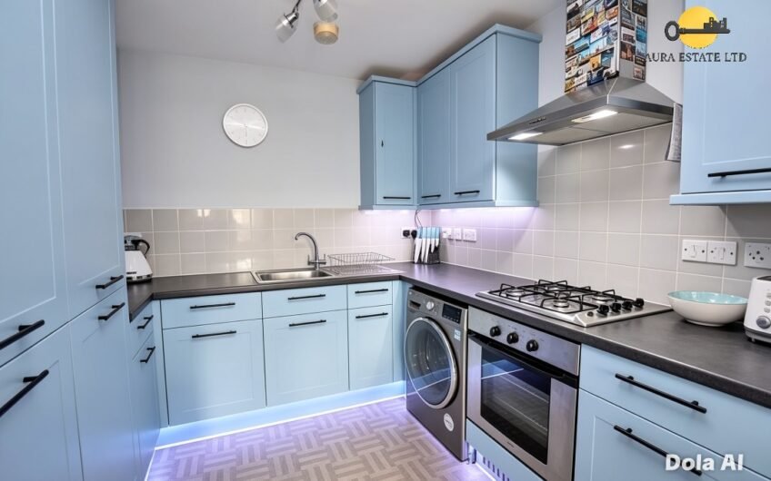 For Sale, Stylish Third Floor Flat with Lift Access in Dunstable LU6!!!