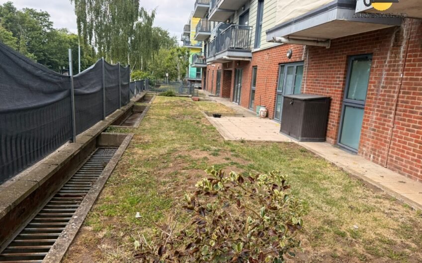 For Sale, Stylish Third Floor Flat with Lift Access in Dunstable LU6!!!