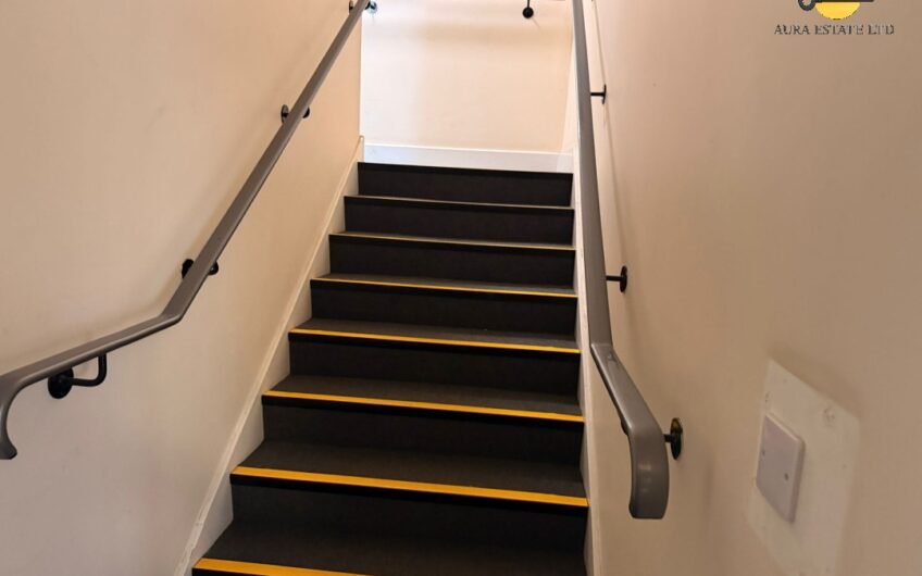 For Sale, Stylish Third Floor Flat with Lift Access in Dunstable LU6!!!
