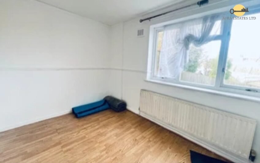 For Sale – Spacious 4-Bedroom Ground Floor Flat with Garden & Parking, in Luton LU1!!!