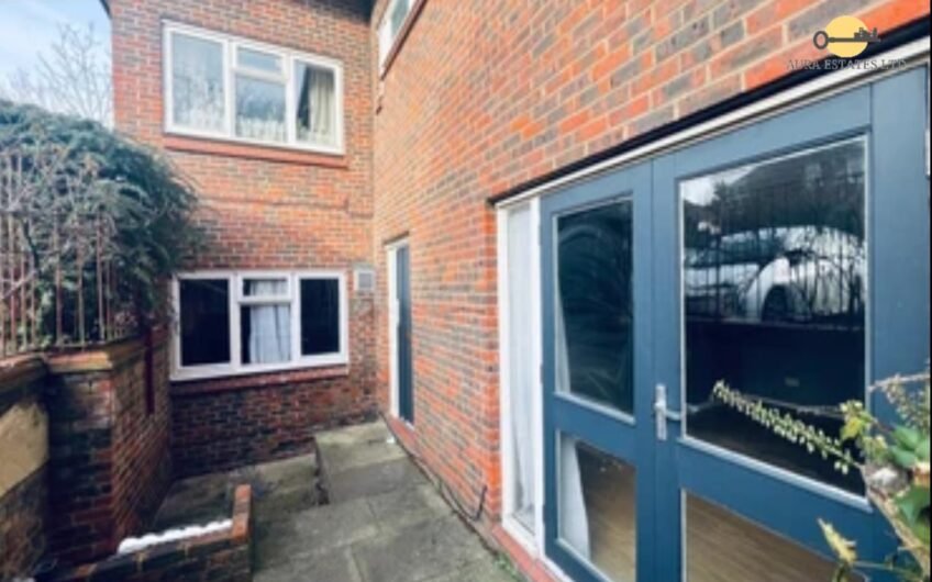 For Sale – Spacious 4-Bedroom Ground Floor Flat with Garden & Parking, in Luton LU1!!!