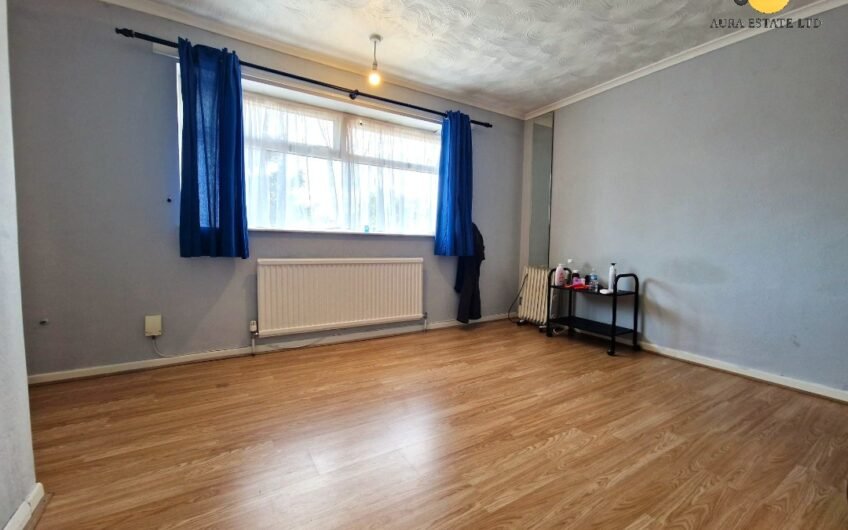 For Rent, spacious 3-Bedroom Family Home with Open-Plan Living & Private Parking in Luton LU3!!!