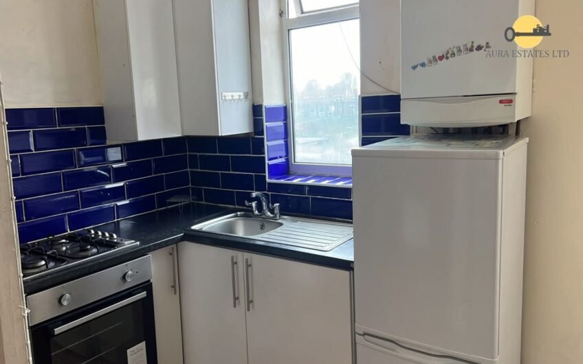 Available Butcher Shop + 1-Bedroom Flat for Rent in Ash Road, Luton LU4!!
