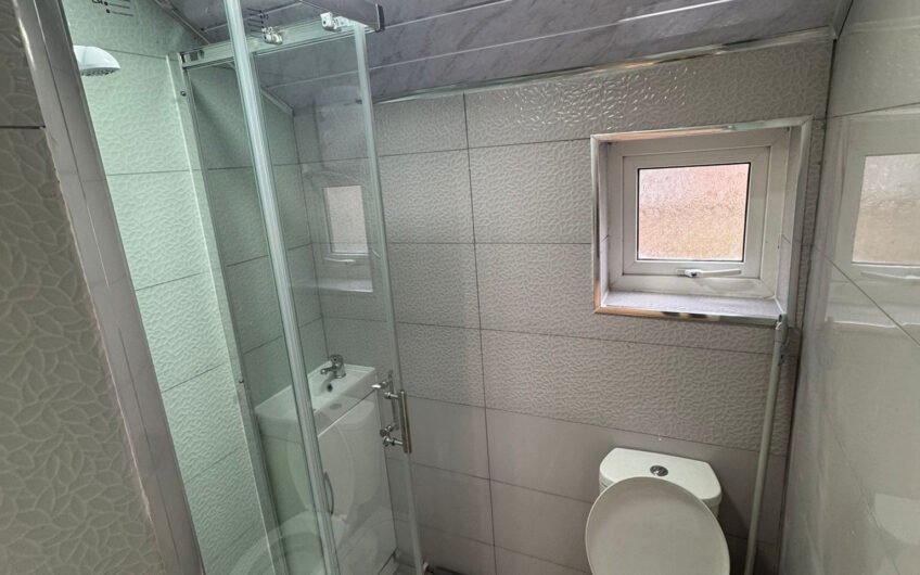 For Rent, Stylish & Compact Studio Flat Available Now in Luton LU1!