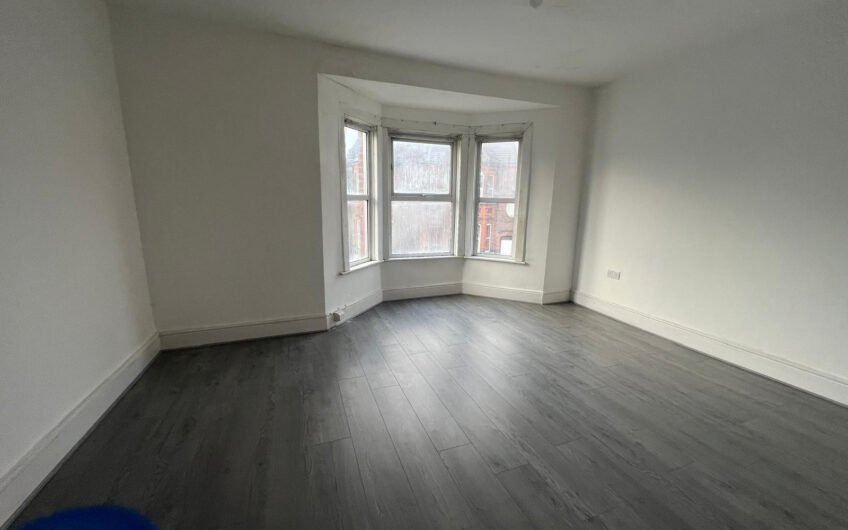 Spacious 5-Bedroom Family Home To Let on Francis Street, Luton, LU1!!!