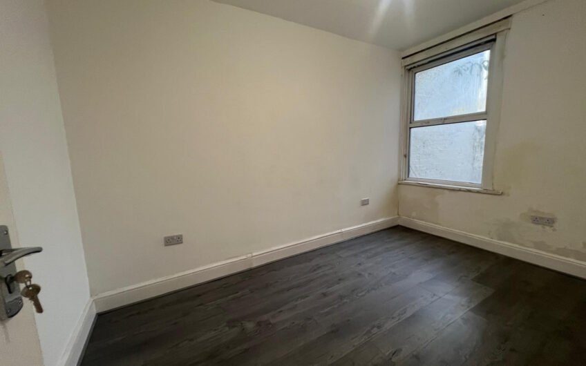 Spacious 5-Bedroom Family Home To Let on Francis Street, Luton, LU1!!!