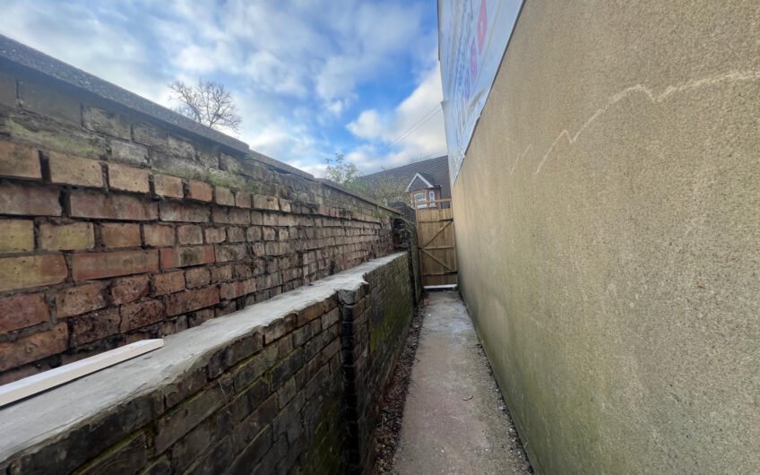 Spacious 5-Bedroom Family Home To Let on Francis Street, Luton, LU1!!!