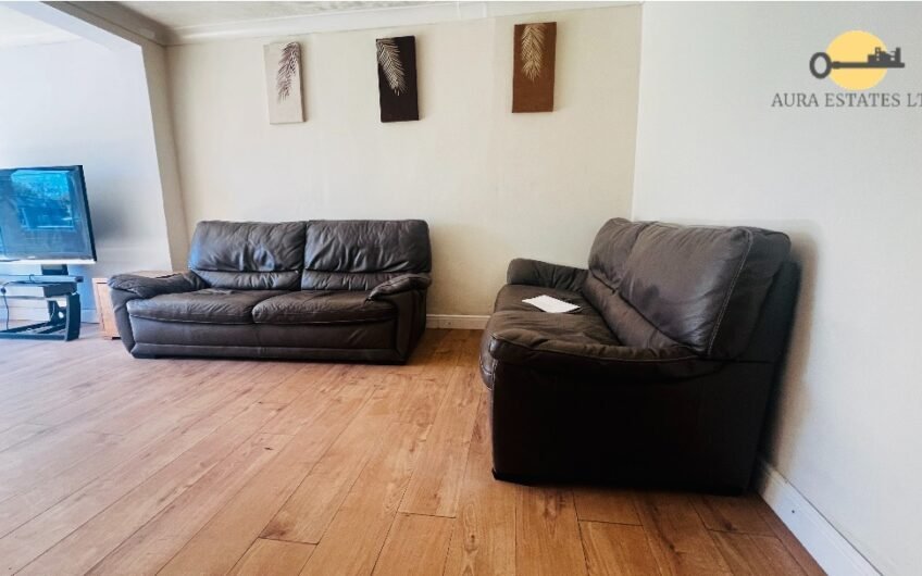 For Rent, Spacious 5-Bedroom House with Driveway & Large Garden in Luton LU4!!!