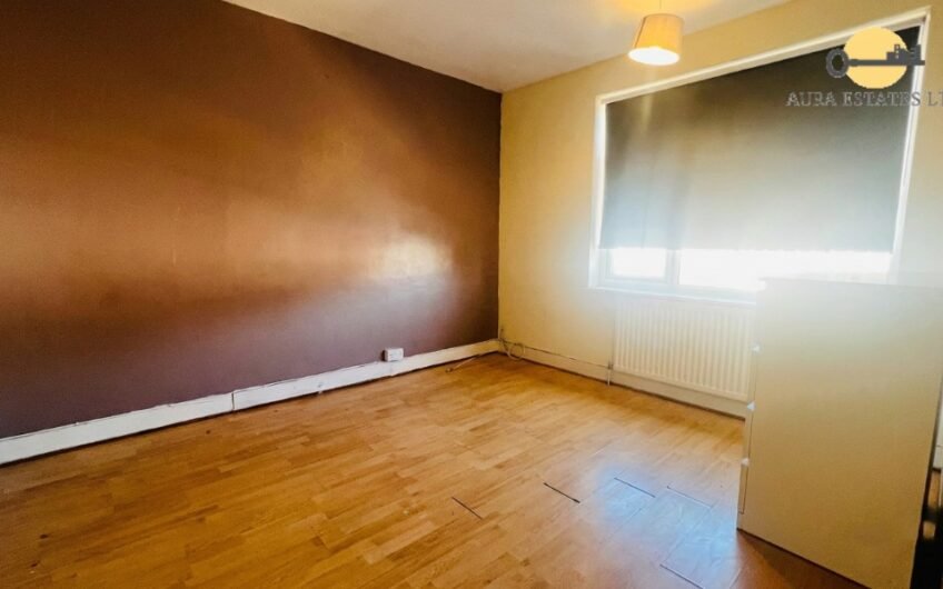 For Rent, Spacious 5-Bedroom House with Driveway & Large Garden in Luton LU4!!!