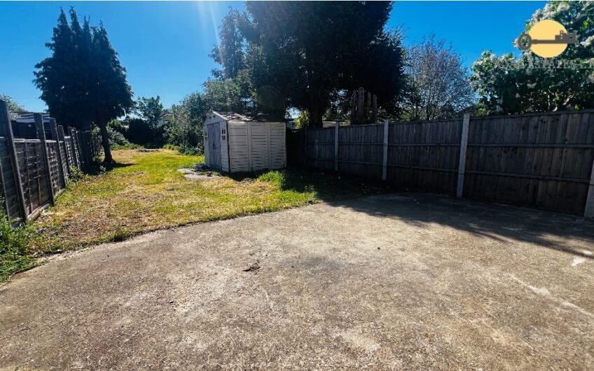 For Rent, Spacious 5-Bedroom House with Driveway & Large Garden in Luton LU4!!!
