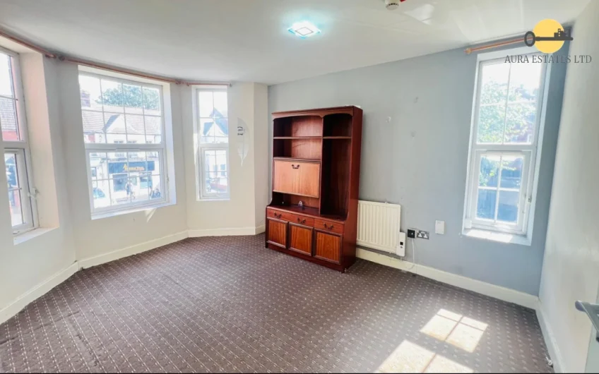 For Rent, Proudly Presents This Stylish 1-Bedroom Flat in the Heart of Dunstable LU6!!