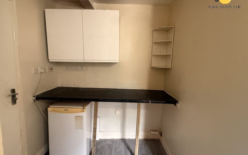 For Rent, Well-Presented En-Suite Room in Prime Location Including All Bills In Luton, LU3!!!