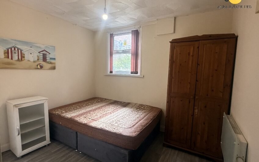 For Rent, Well-Presented En-Suite Room in Prime Location Including All Bills In Luton, LU3!!!