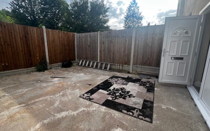 For Rent, Stylish & Compact Studio Flat Available Now in Luton LU1!