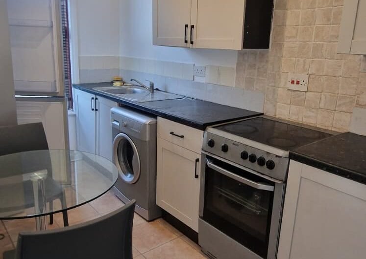 One-Bedroom Fat For Rent On High Town Road, Luton, LU2!!!
