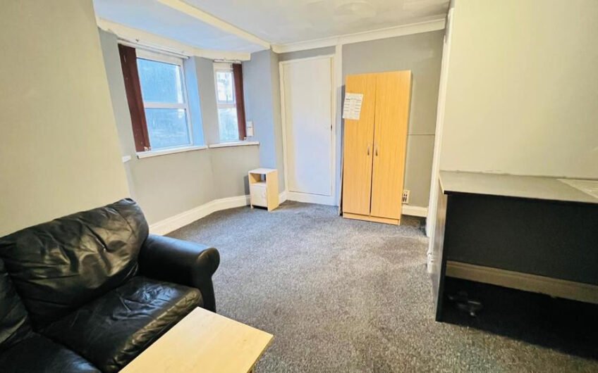Comfortable Single Room with Wi-Fi & Parking – Ready to Move In Luton LU3!!!