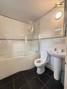 Spacious 1 Bedroom Ground Floor Flat To Let In Luton!!!