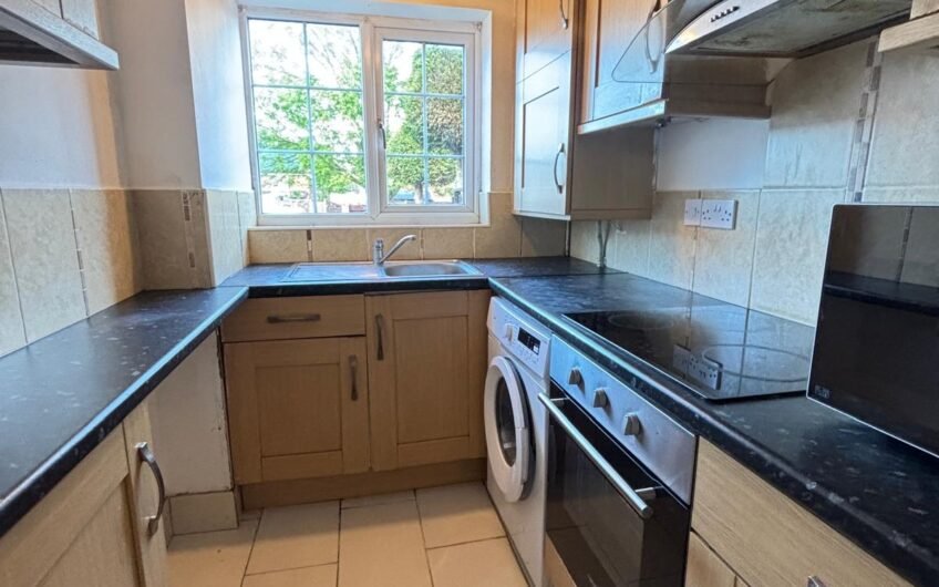 For Rent, Modern 1-Bed Ground Floor Flat with Parking – in Luton LU4!!!