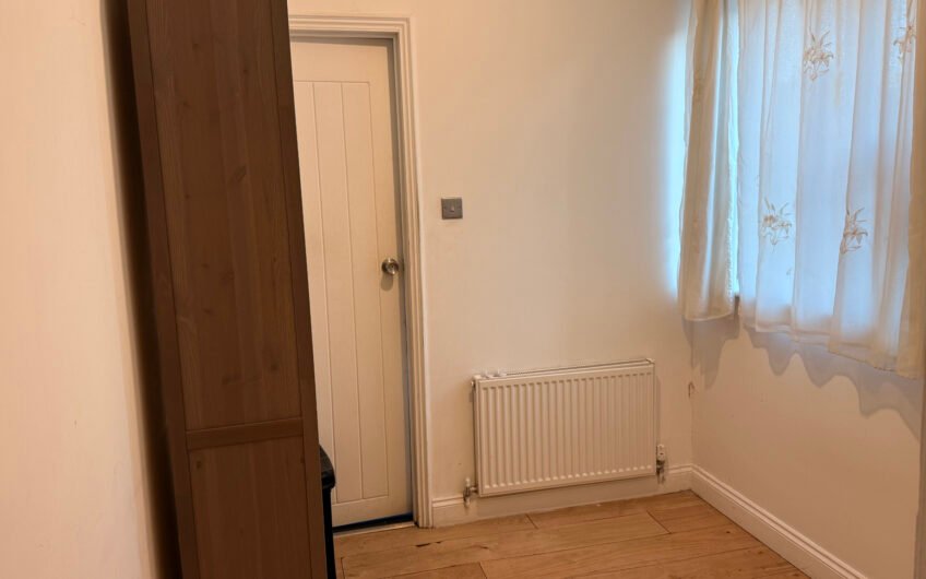 5 Bedroom Mid-Terraced House to Rent in Luton, LU2!!!