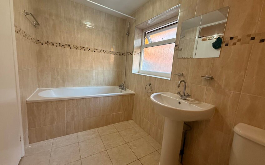 5 Bedroom Mid-Terraced House to Rent in Luton, LU2!!!