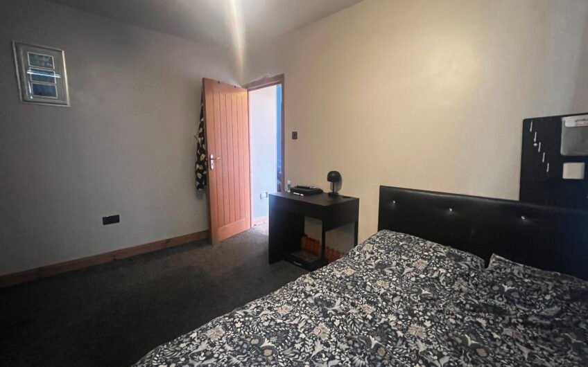 Extended 5 Bedroom House Available for Sale in Luton, LU4!!!