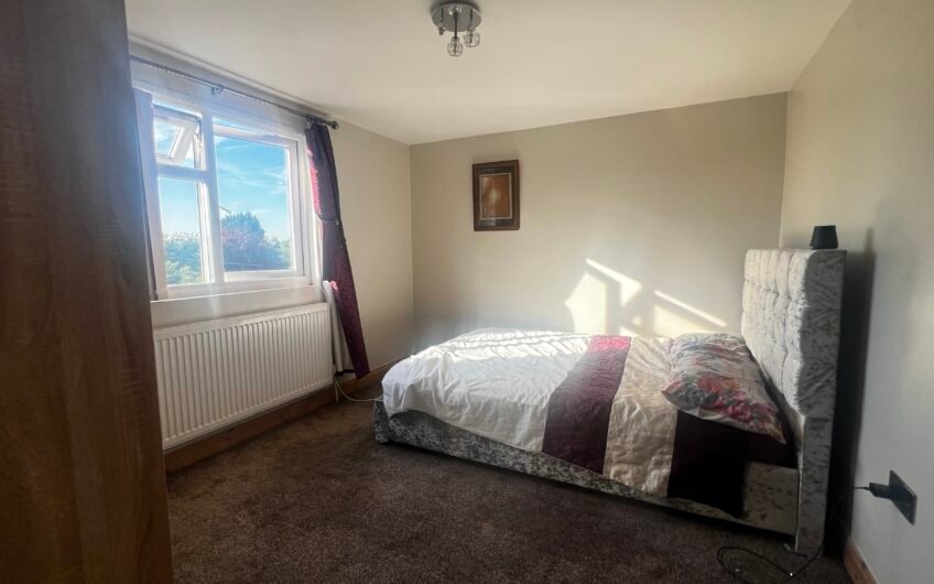 Extended 5 Bedroom House Available for Sale in Luton, LU4!!!
