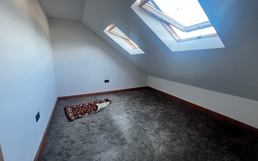 Extended 5 Bedroom House Available for Sale in Luton, LU4!!!