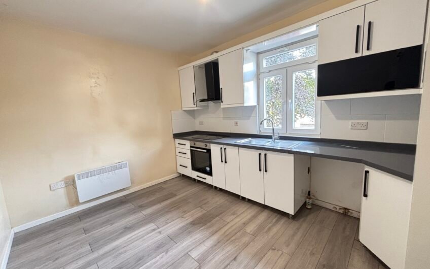 Fresh Interiors, Three Double Bedrooms – Flat To Let