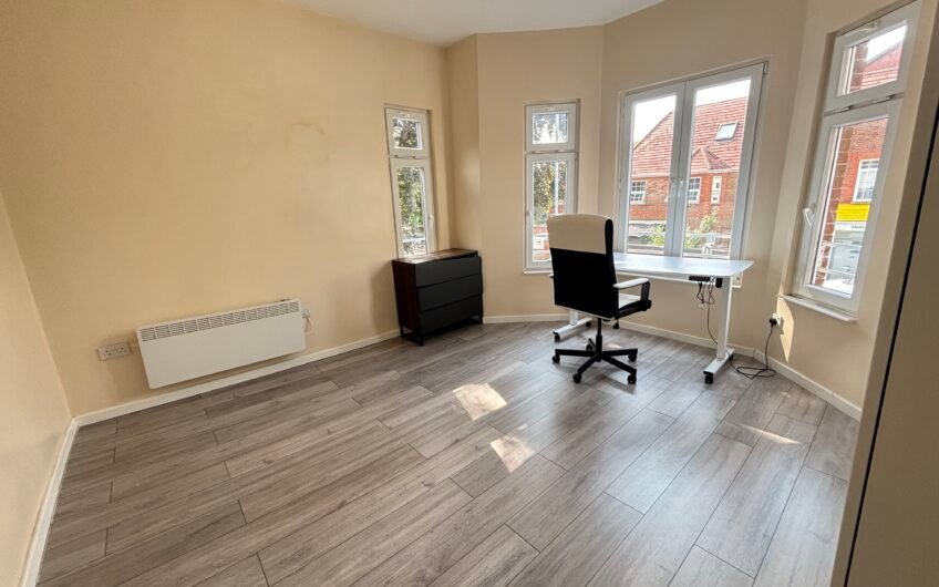 Fresh Interiors, Three Double Bedrooms – Flat To Let