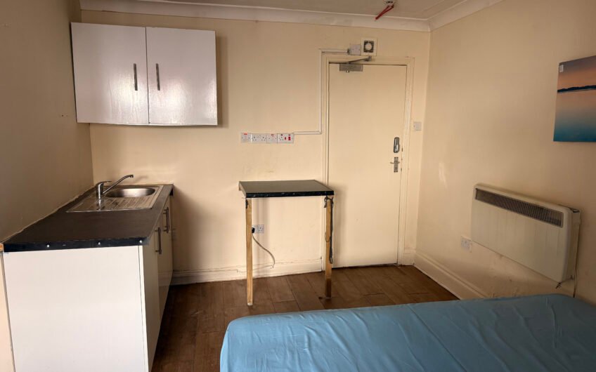 Comfortable Single Room with Wi-Fi & Parking – Ready to Move In Luton LU3!!!