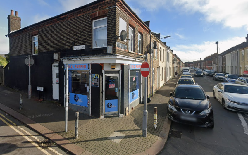 For Rent, Stylish 1-Bedroom Studio Flat with Open-Plan Living in Luton LU1!!!