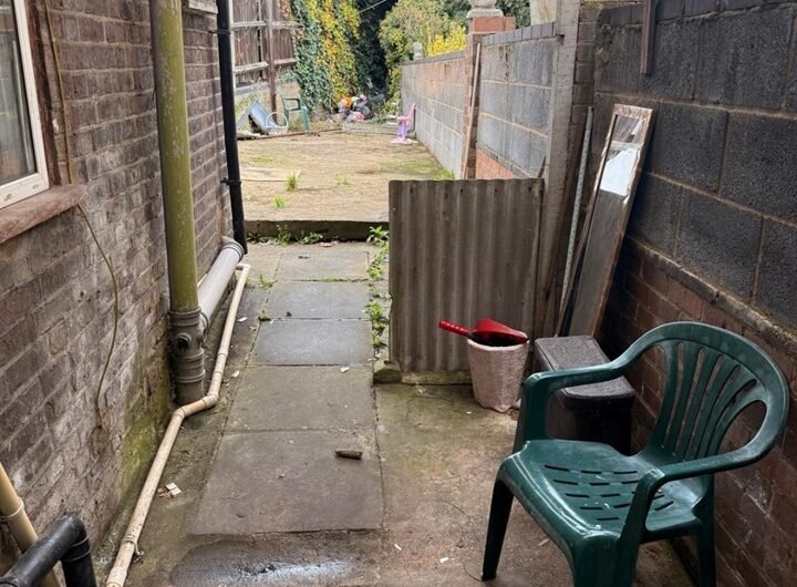 For Rent, Stylish 1-Bedroom Studio Flat with Open-Plan Living in Luton LU1!!!