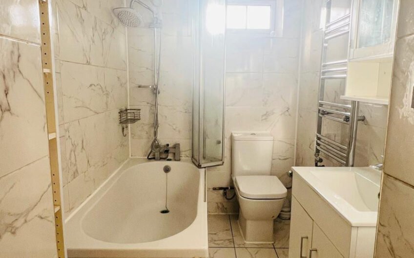 For Rent, Spacious 6-Bedroom Detached House with Garden, Garage & Driveway in Luton LU1!!!