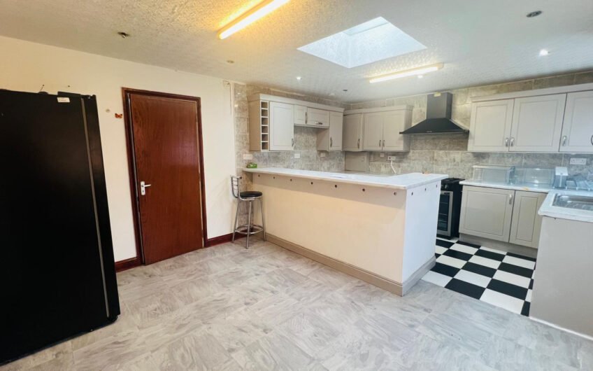 The Space Your Family Has Been Looking For – 6-Bedroom Detached Home