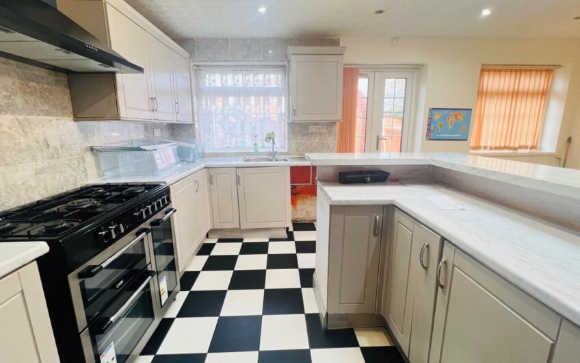 The Space Your Family Has Been Looking For – 6-Bedroom Detached Home