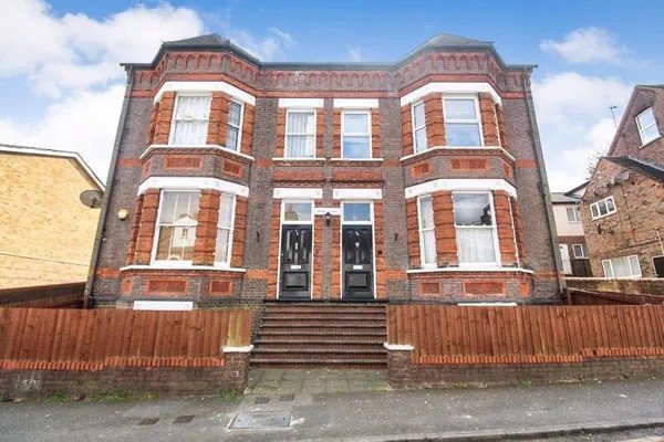 Two Bedrooms, Allocated Parking & a Great Luton Location – LU1