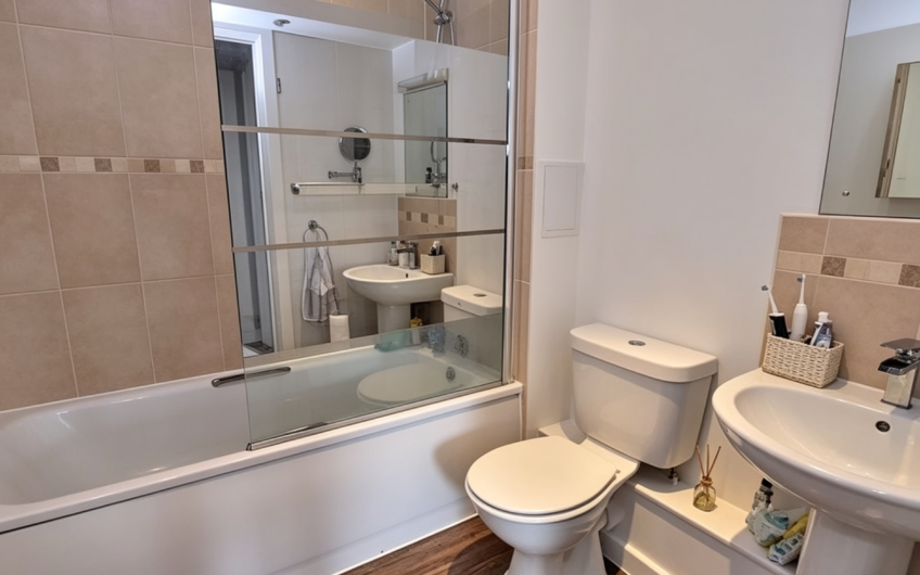 A Balcony Changes Everything – 1-Bedroom Flat in Dunstable LU6