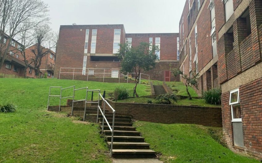 984 Years on the Lease – A 1-Bedroom Flat Worth a Look in Luton LU1