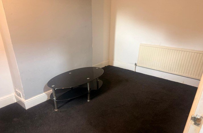 Home or Investment? This Chain-Free Luton Property Offers Both