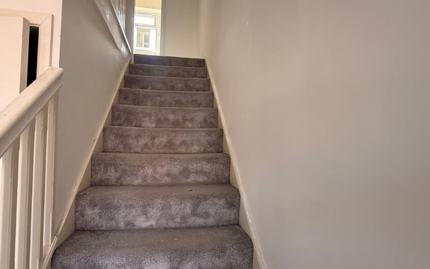 Three Bedrooms, Dining Space & Parking for Four – Luton LU5