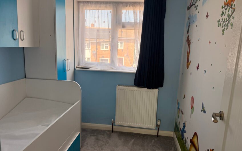 Three Bedrooms, Dining Space & Parking for Four – Luton LU5