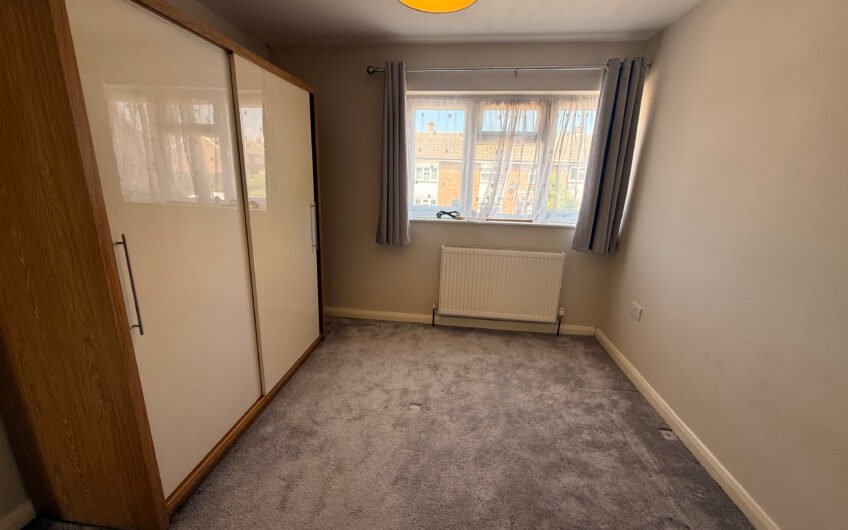 Three Bedrooms, Dining Space & Parking for Four – Luton LU5