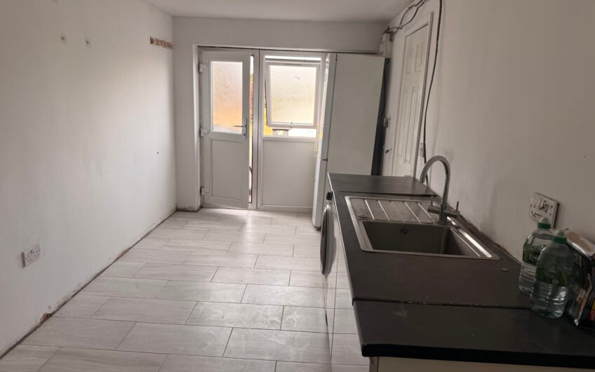 Bright & Modern 1-Bedroom Flat in Luton LU2 with Bills Included